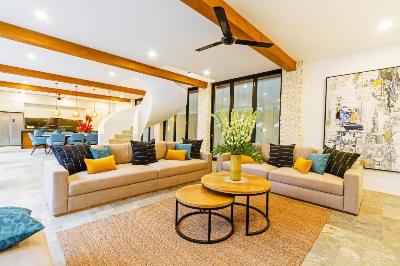 The Botanical 6 Bed Luxury 900 Meter From Seminyak (Bali)