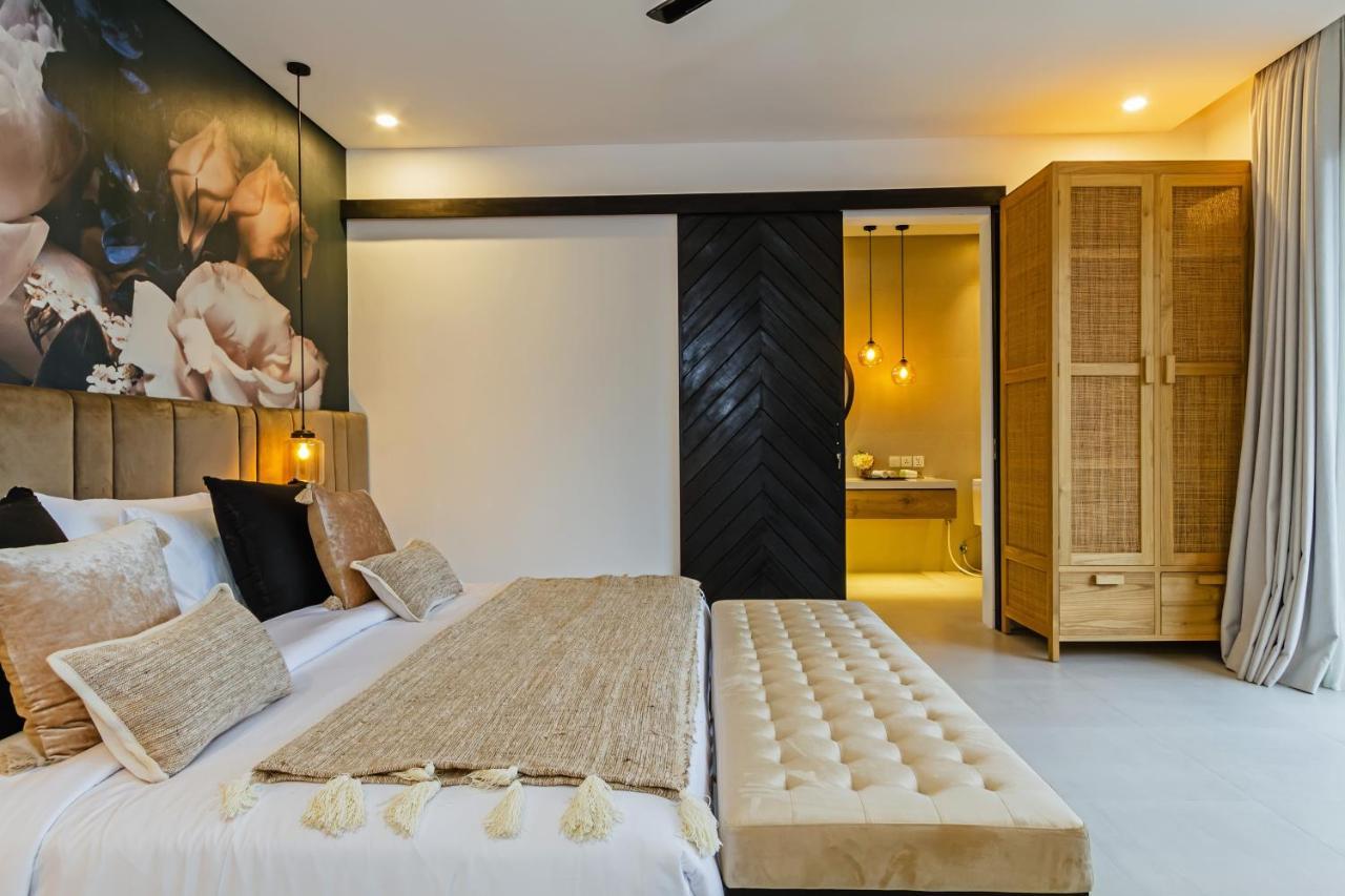 The Botanical 6 Bed Luxury 900 Meter From Villa Seminyak (Bali)